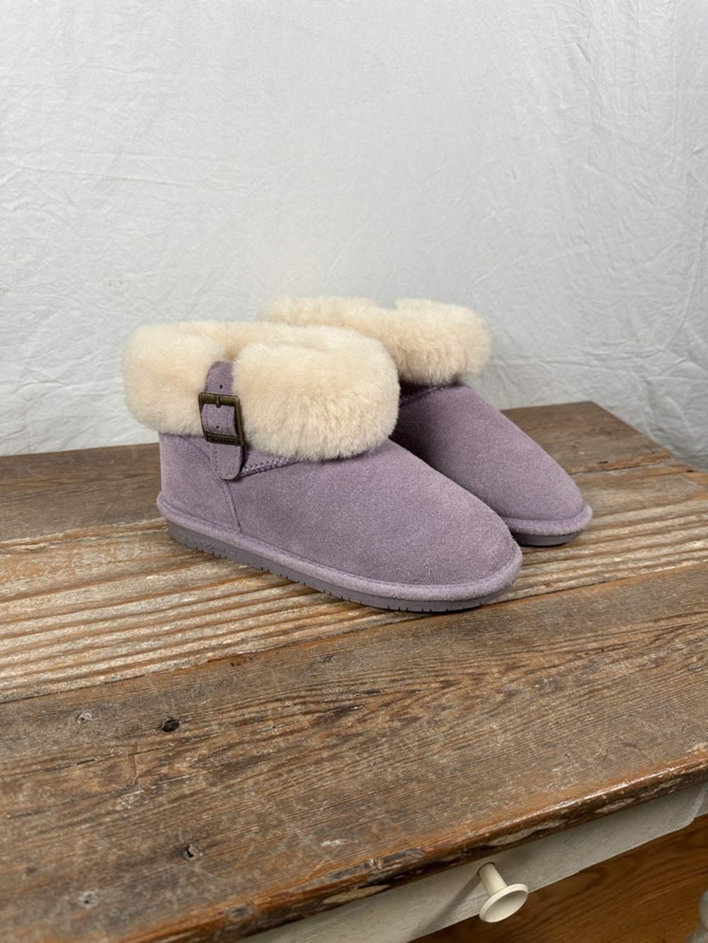 BearPaw Youth Boot with Cream Shearling Lining